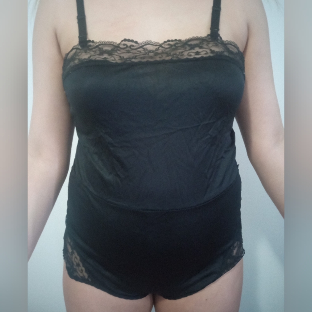 Black Lace Trim Women's one piece ☀️